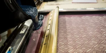 Applying the colour to the fabric